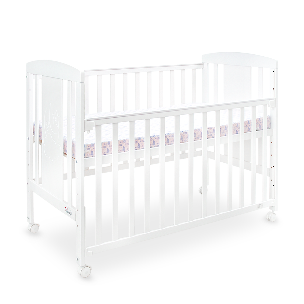 WOODEN COT – WHITE