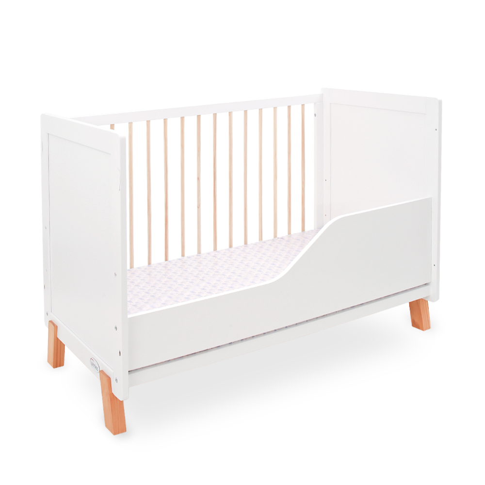 WOODEN COT – WHITE